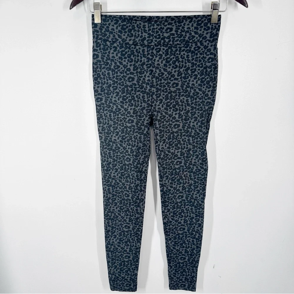 NWT Loft Grey Leopard Print Leggings Size XS Petite